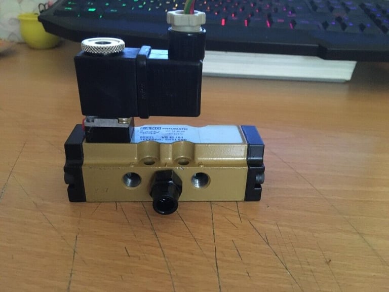 Lang VS13/51 220V (5/2) Pneumatic Solenoid Valve