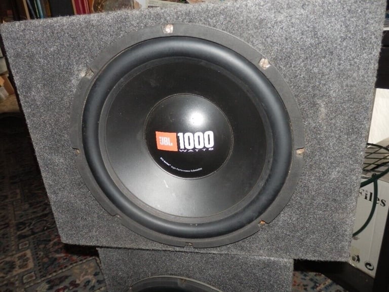 JBL GT4 12/1000W subwoofer speaker and boot box
