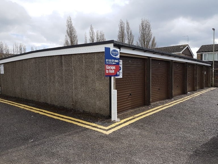 Garage/Parking/Storage to rent: Stockbridge Drive (opp. 431), Aldershot GU11 3RT 
