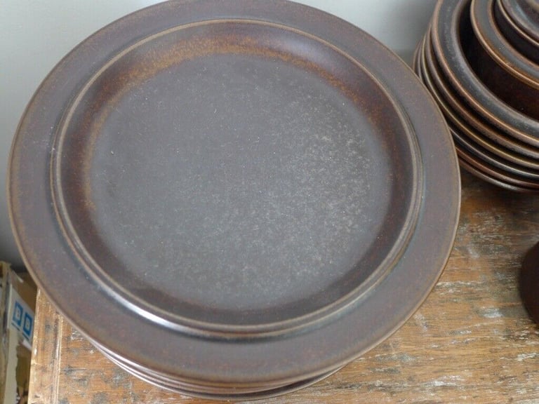 Job lot of 32 pieces of VINTAGE 1960s FINNISH ARABIA WARE. Oven and dishwasher proof.