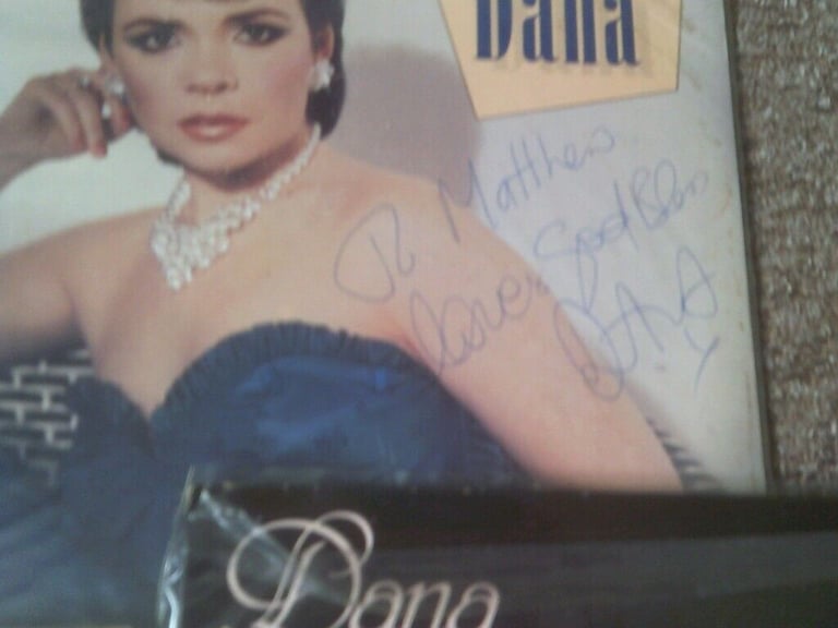9 SIGNED DANA ITEMS  LP   CD  BOOK    DEDICATED 