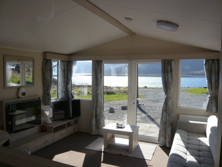 Luxury holiday home in stunning Scottish location-. IV40 8DR