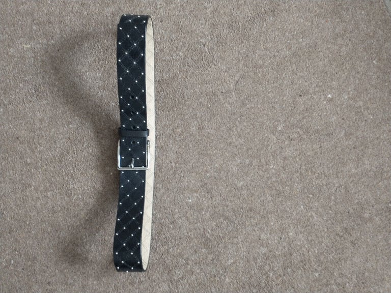 LEATHER BELT. BLACK STUDDED. 32INCH WAIST. NEW, UNUSED.
