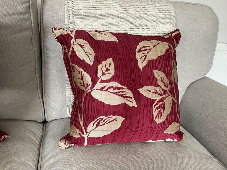 2x Hamptons Square Fuchsia Pink & Gold Leaf Floral Cushions - 35cm