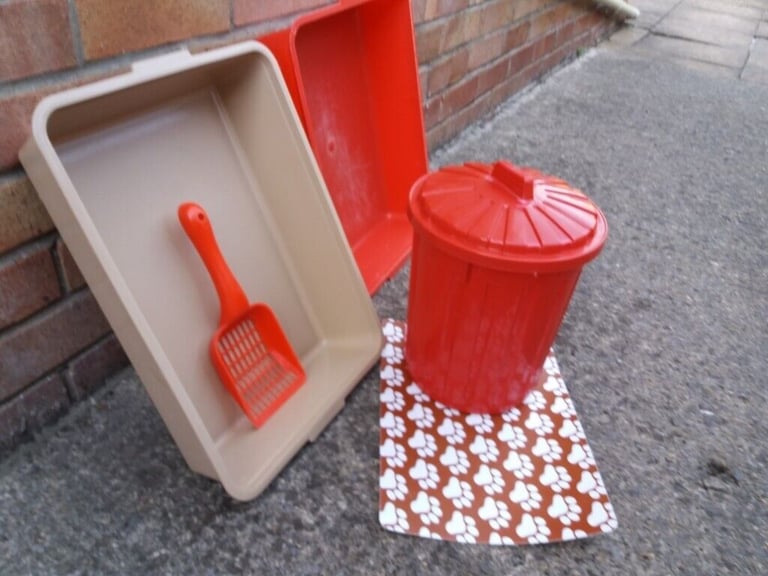 image for CAT LITTER TRAYS / BED