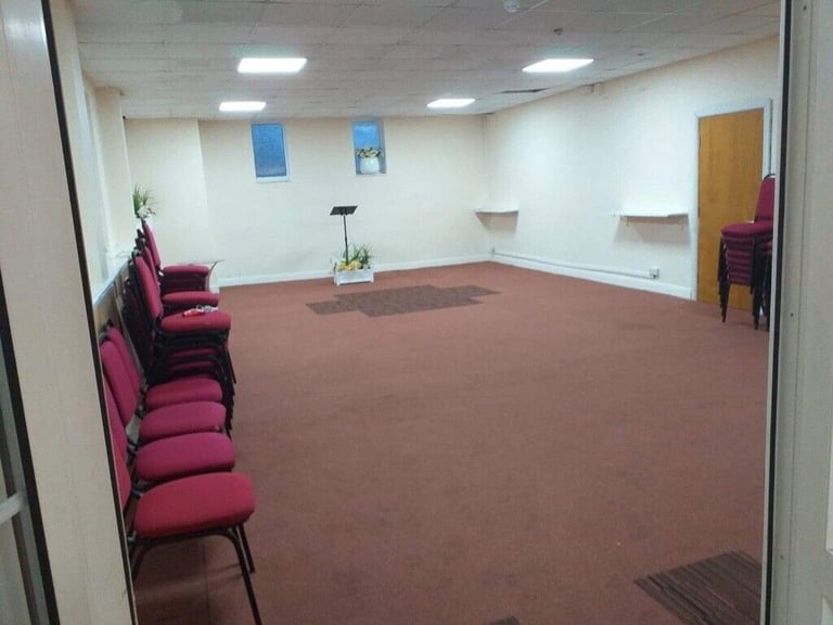 EVENTS/CHURCH D1/F1/D2/F2 HALL 200-300 SEATER TO RENT in ERITH TO LET-SHARED USE AT £995 PER MONTH 