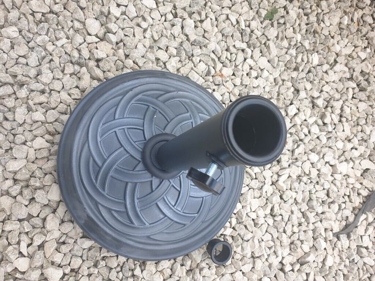image for Concrete Parasol base brand new 