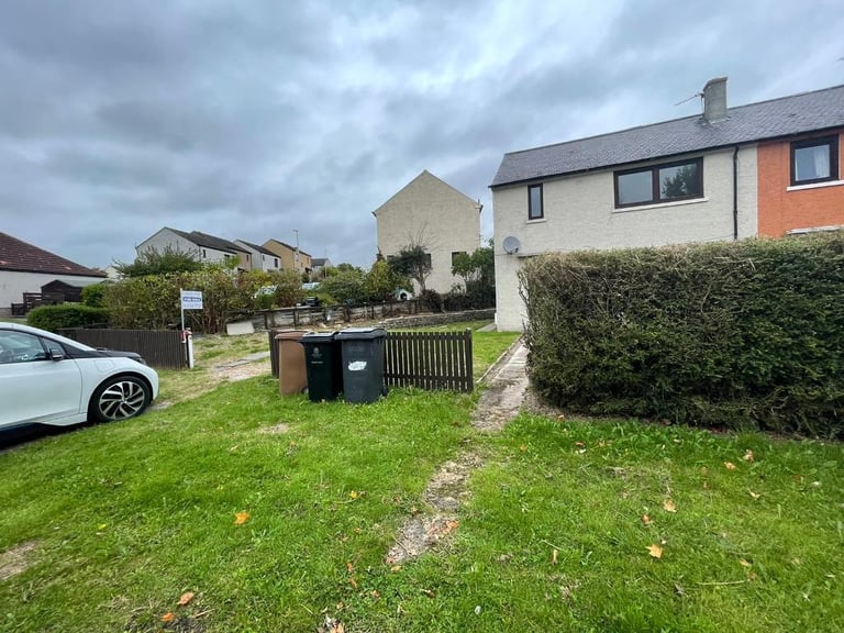 Spacious 3Bed End Terraced house, next to RGU Garthdee Road, AB10 7AX