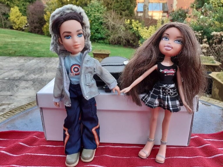RARE Bratz Wintertime Wonderland Dolls DANA and KOBY from 2003