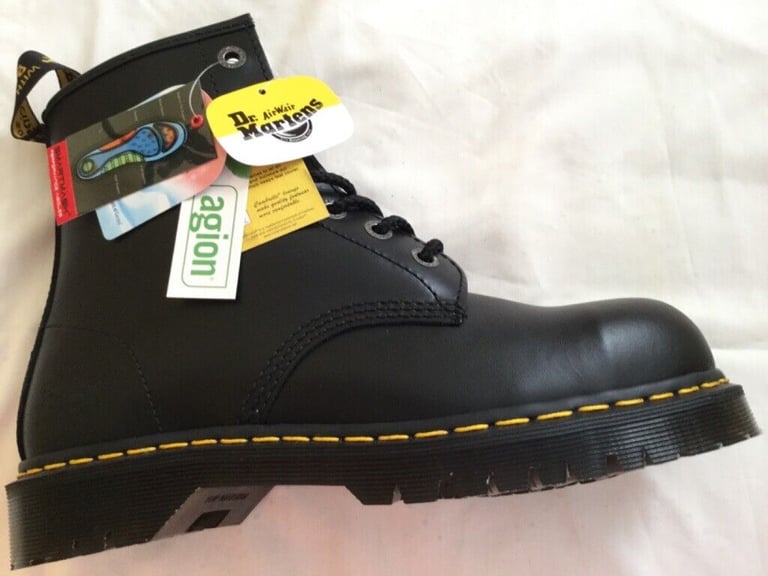 New Dr Martens boots size 8 