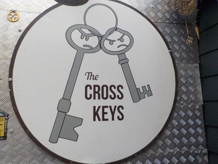 Original metal Pub sign Man cave  CROSS KEYS  table top Sign etc 