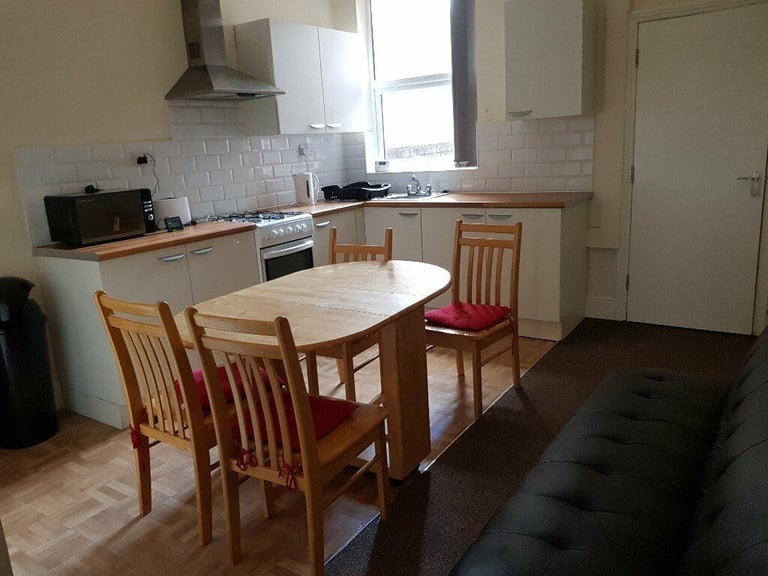 **LET BY** LOW RENT PROPERTY ON ST LUKE STREET - GOOD CONDITION ** DSS ACCEPTED ** 