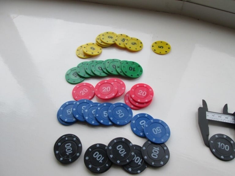 Casino / Poker / Roulette Chips, 40 mm approx, Number Value £5, £10, £20, £50, £100, 40 in total. 