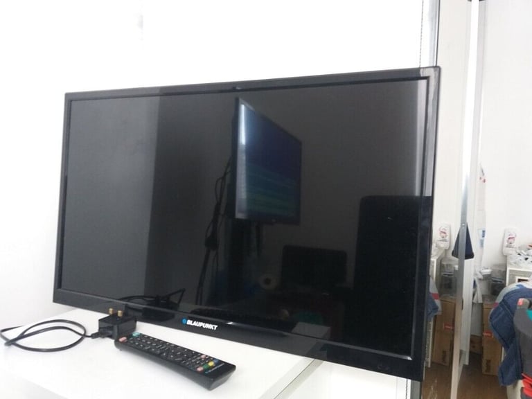 image for Blaupunkt 32/1471 32&quot; LED TV with built in DVD Player - Used (Good Condition)