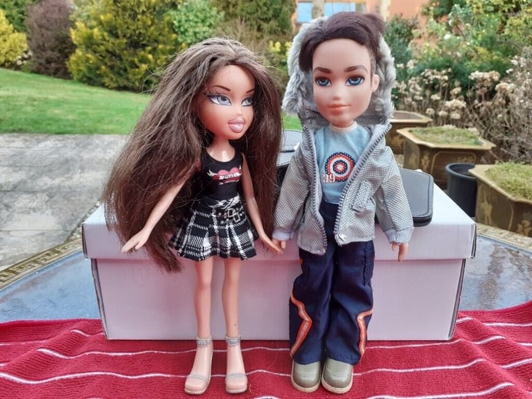 RARE Bratz Wintertime Wonderland Dolls DANA and KOBY from 2003