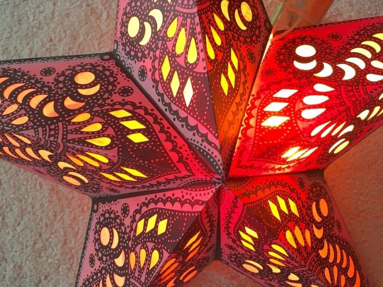 Star paper light shades/ lampshades/ lanterns x 2 (hygge, boho - used with/ without lights)