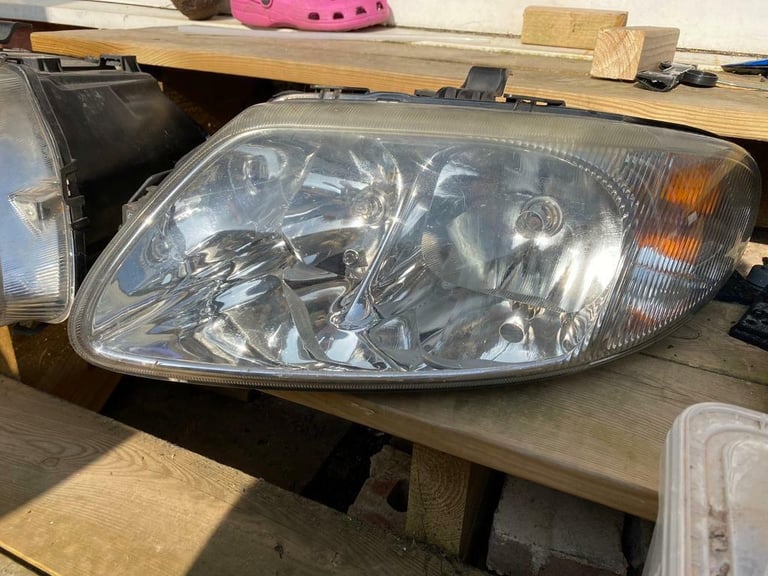 2001 Chrysler Grand voyager headlights 