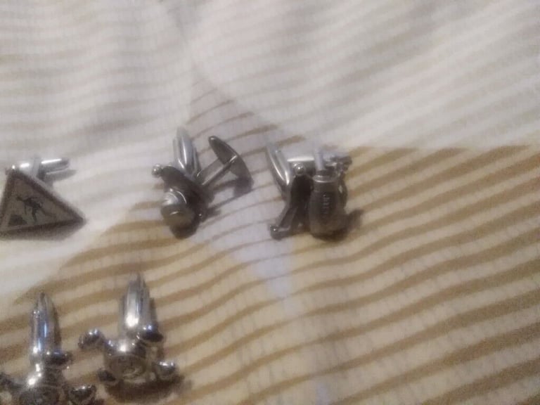 A collection of 6 pairs of cufflinks great condition and very collectible