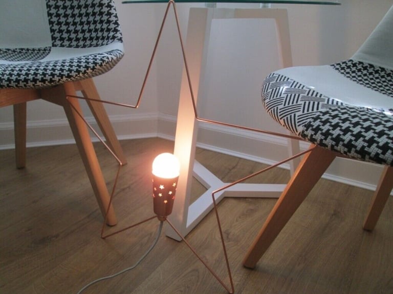 GORGEOUS VERY LARGE GOLD STAR LIGHT