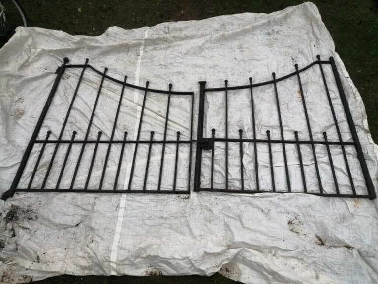 VINTAGE DRIVEWAY GATES in Pontyclun, Rhondda Cynon Taf Gumtree