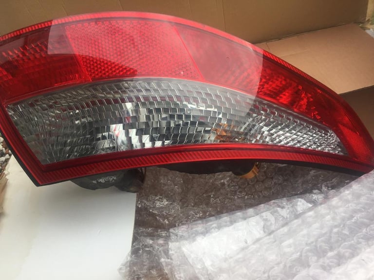 911 PORSCHE 2007 2xREAR LIGHT ORIGINAL UNITS 