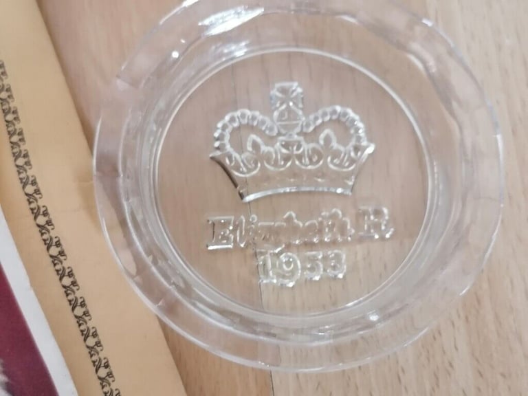 Royal Memorabilia Lot : 10 × Collectible E ll R 1953 - 2002 Commemorative Items 