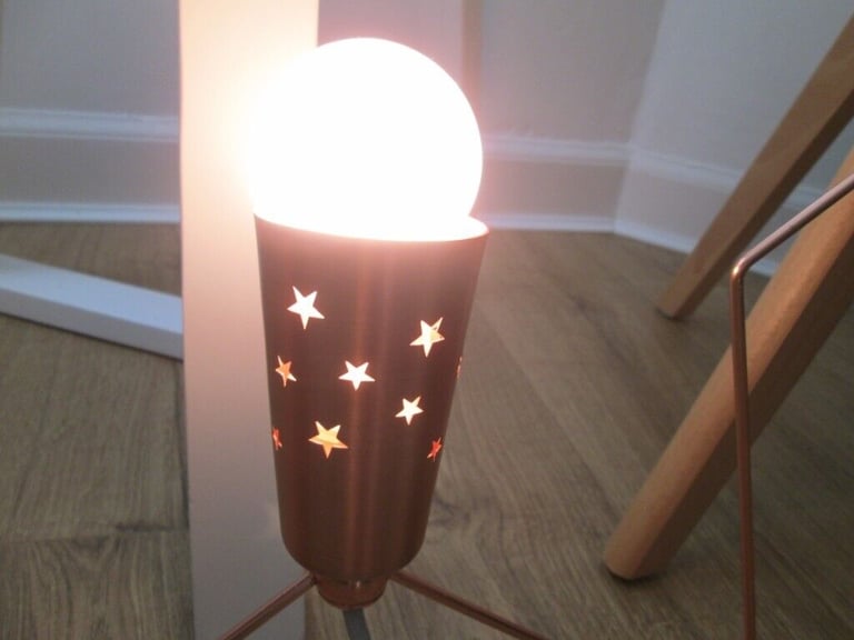 GORGEOUS VERY LARGE GOLD STAR LIGHT