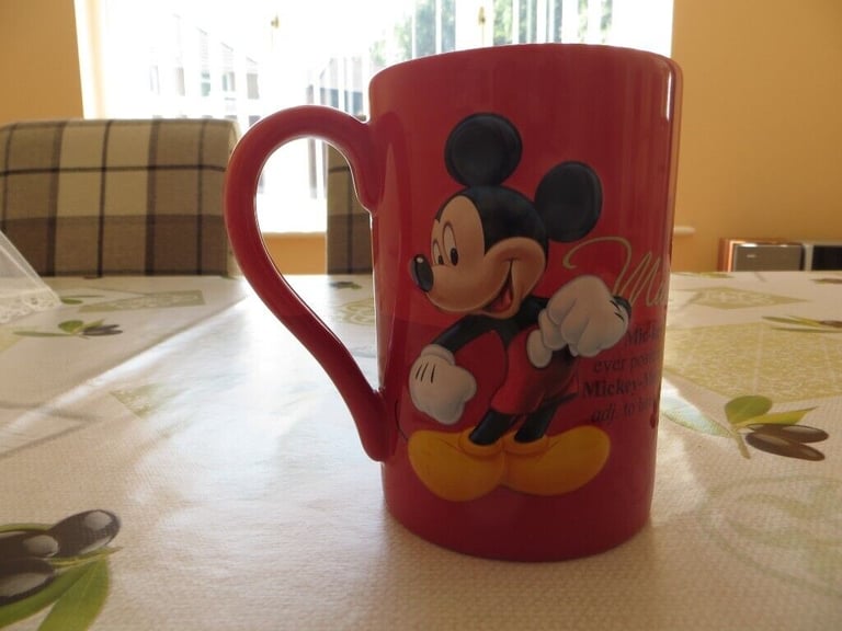 DISNEY MICKY and MINNIE EXCLUSIVE ORIGINAL VERY GOOD QUALITY THICK WALL MUGS. IN AS NEW CONDITION