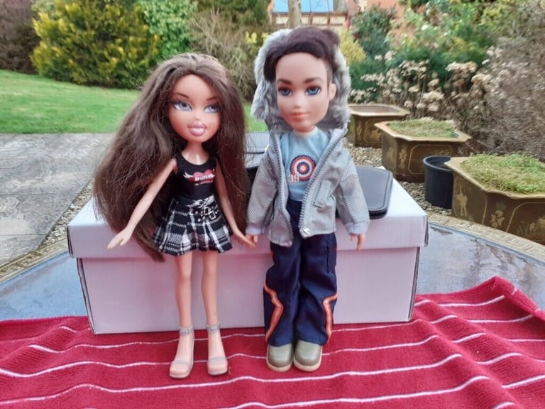 RARE Bratz Wintertime Wonderland Dolls DANA and KOBY from 2003