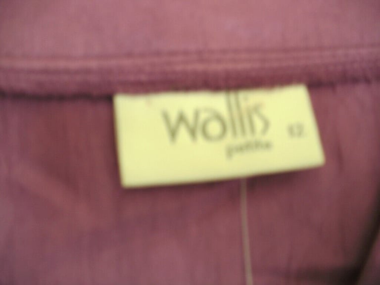 BNWT Wallis Satin Blouse size 12 Petite.