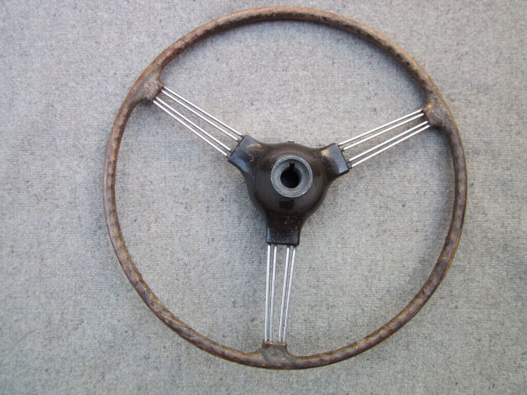 VINTAGE GENUINE MORRIS MINOR SERIES MM STEERING WHEEL