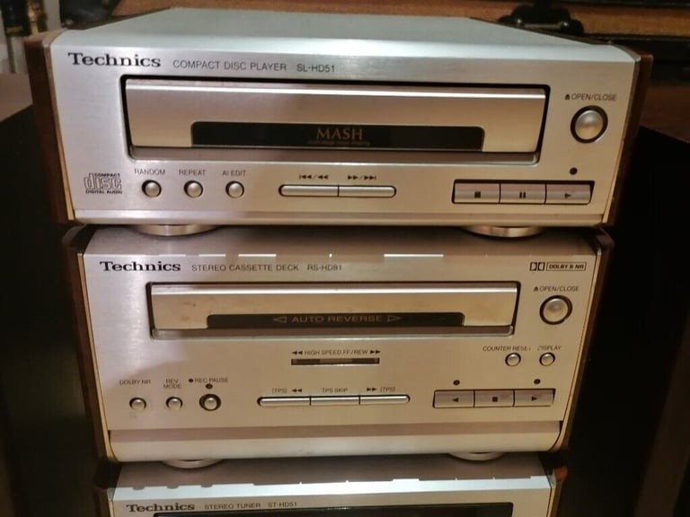 Vintage TECHNICS HI FI STEREO STACK COMPLETE SYSTEM HD 51. Silver with Walnut Finish. 