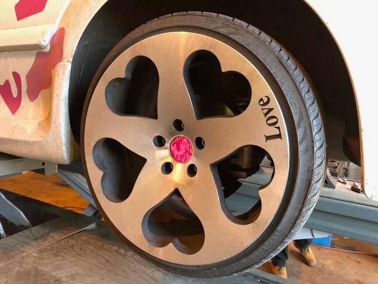 Hunter 4 Wheel Alignment, Tracking, Camber, Balancing, BMW Runflat Tyres, Bridgestone 16, 17, 18,19