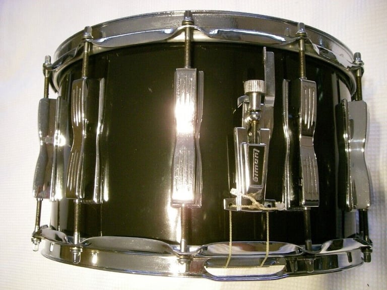 Ludwig 484 Coliseum maple snare drum  14 x 8 - Chicago-'79/'82 - 12 lugs  Black Cortex