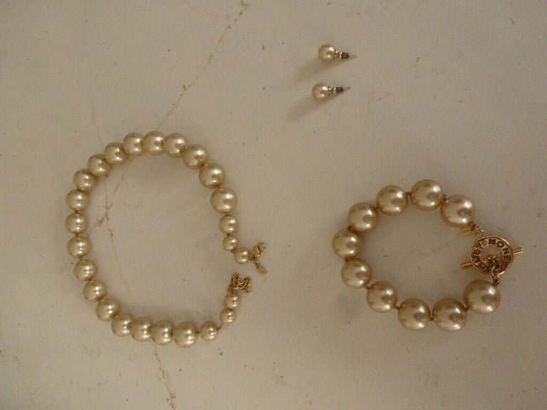 image for Gold set - costume jewellery