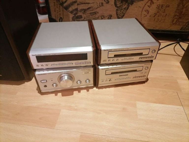 Vintage TECHNICS HI FI STEREO STACK COMPLETE SYSTEM HD 51. Silver with Walnut Finish. 