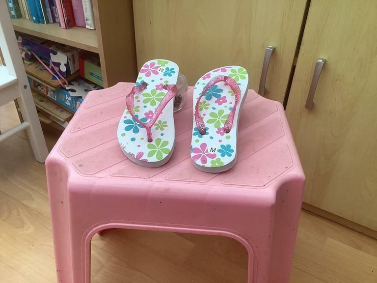 Child’s boots + flip flops9