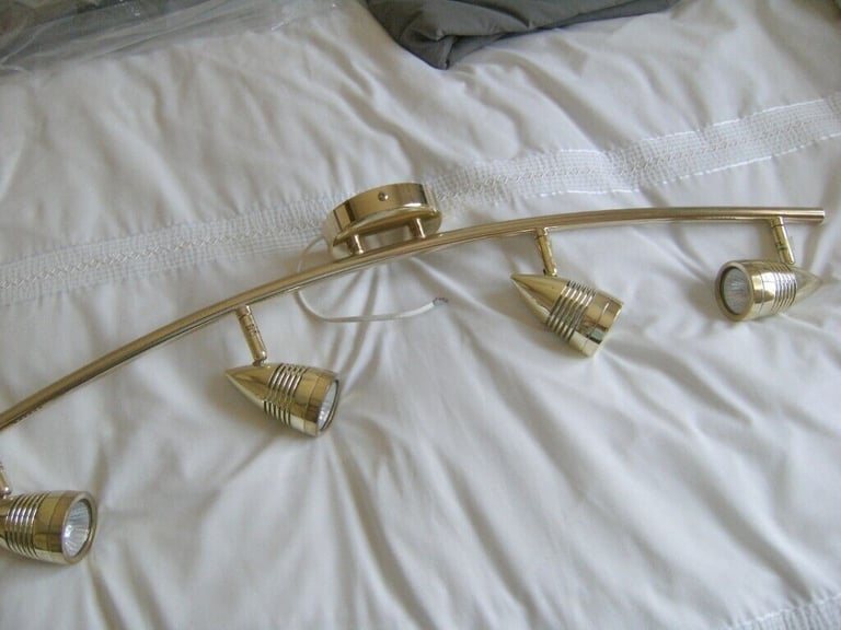 image for BRASS BAR LIGHT FITTING WITH 4 ADJUSTABLE SPOTLIGHTS