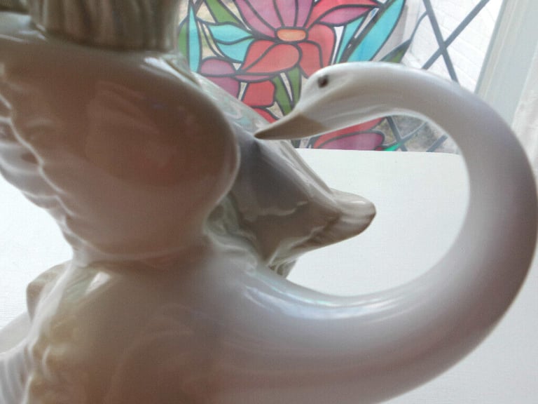   Vintage  so detailed and beautiful great condition.