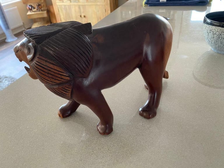 Rosewood solid handcrafted lion