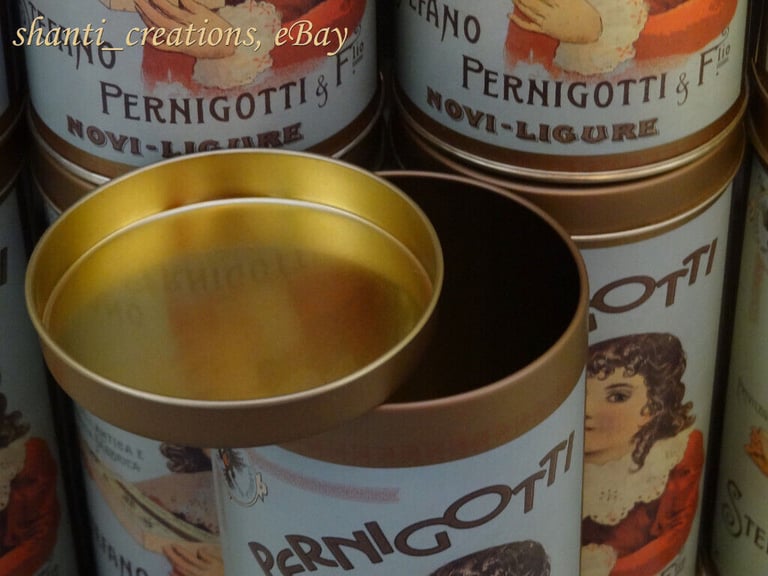 Lot of 60 'Pernigotti' Gianduiotto Tins - Excellent for shop window display and interior decor