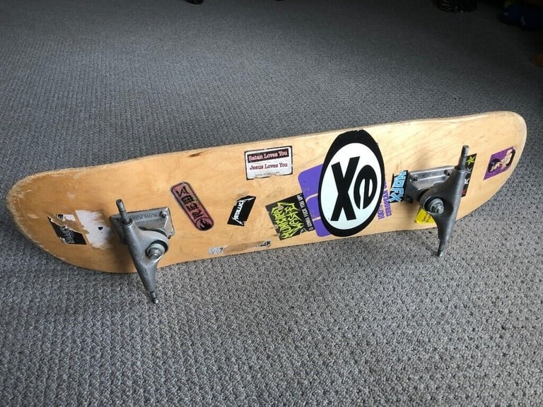 Good Quality 8" Skateboard Deck in Very Good Condition with Active Power Trucks