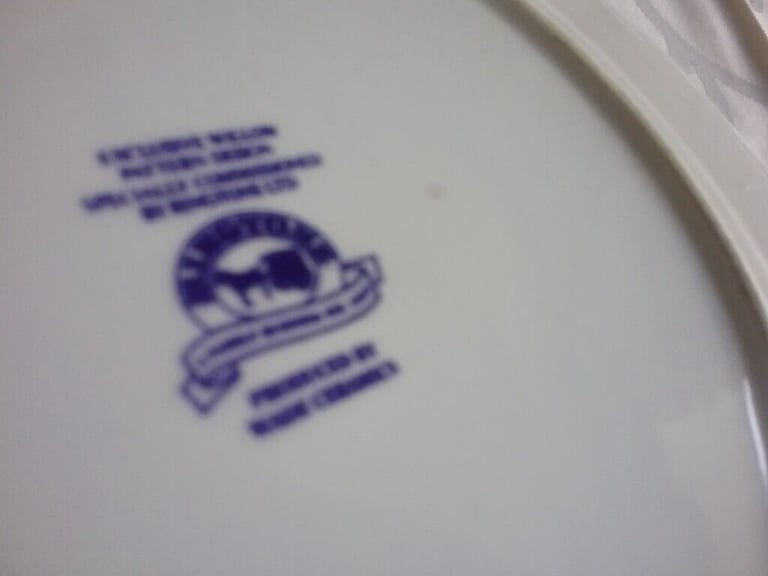 Blue willow china plates