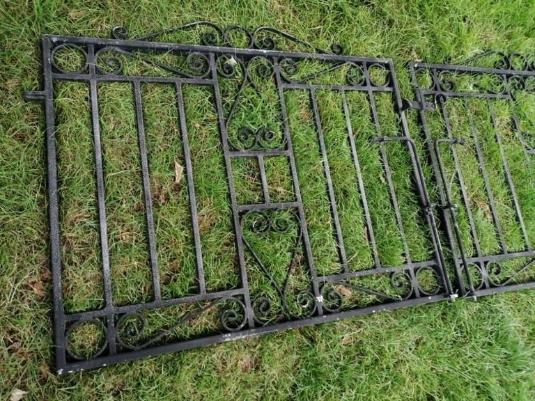 GORGEOUS DRIVE GATES