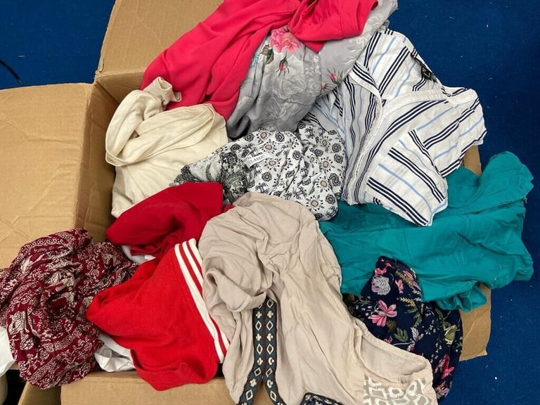 Bundle furniture /cloths and shoes
