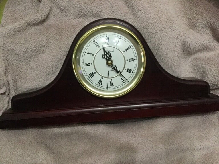 Modern Mantle Clock