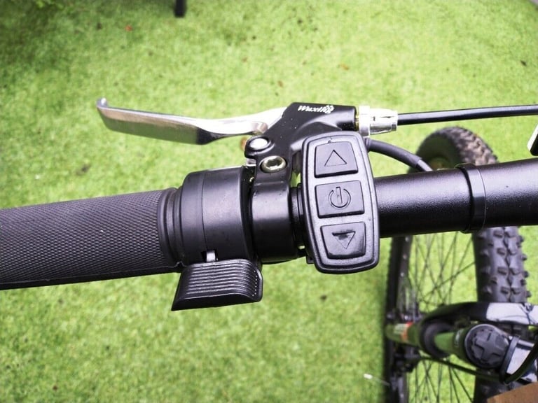 Fast electric bike built in our Wimborne workshop with the ladies in m