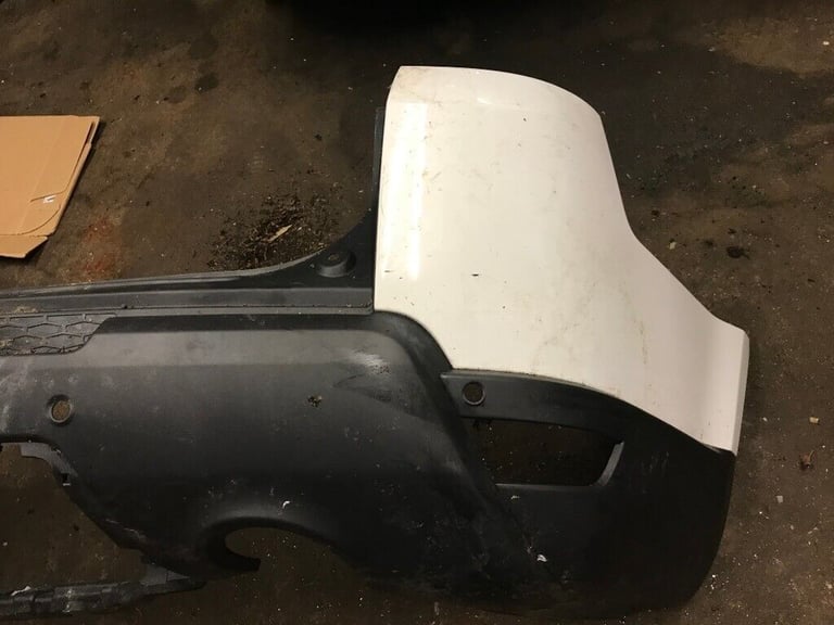RANGE ROVER SPORT L494 REAR BUMPER WHITE P/N: HK62-17F954-A (2013-2016)