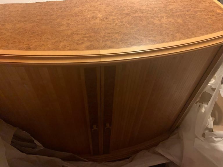 image for DAVID LINLEY SOLID WOOD MAPLE & BURR OAK ENTERTAINMENT / T V CABINET