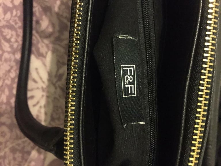 LADIES HAND OR SHOULDER BAG 